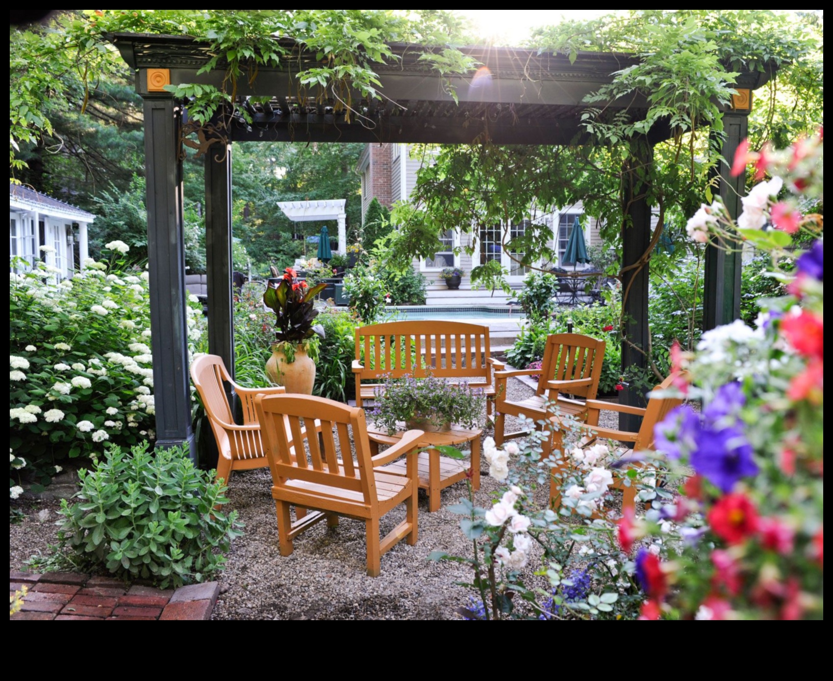 Pocket-Sized Paradise: Urban Gardening Inspirations