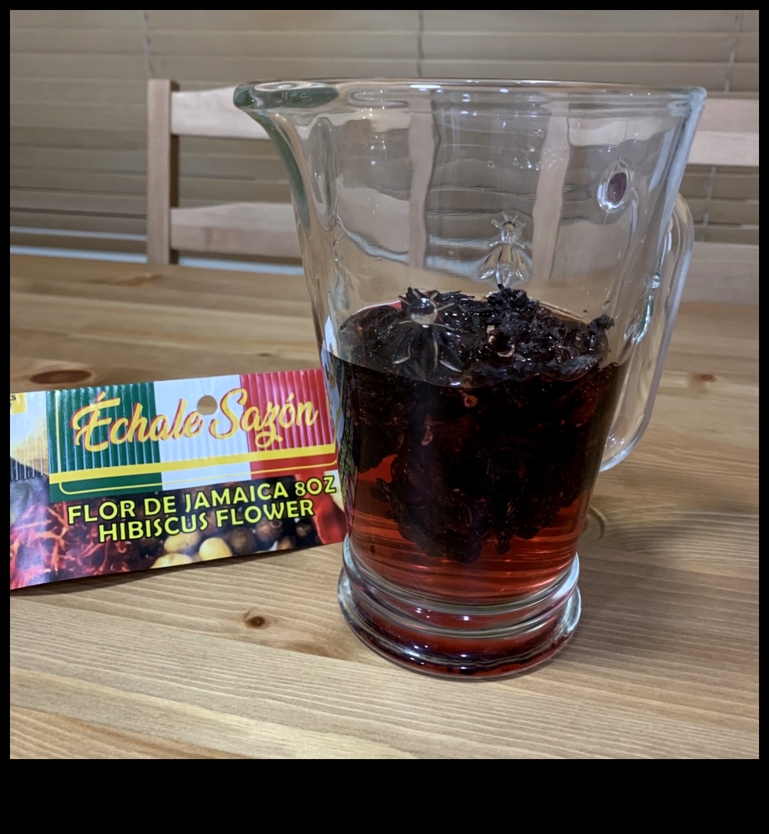 Έγχυμα λουλουδιών: Αιχμαλωτίζοντας την ουσία του φρέσκου τσαγιού ιβίσκου