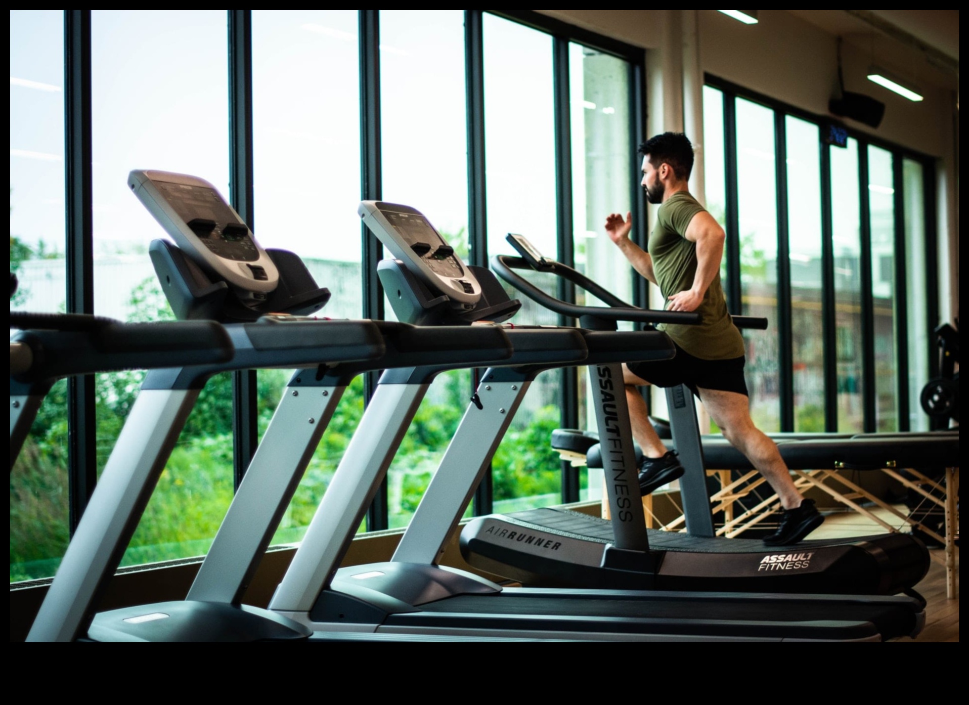 Συναρπαστικές προπονήσεις: Βελτιώστε τη φυσική σας κατάσταση με κινήσεις υψηλής πρόσκρουσης