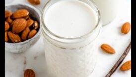 Almond Bliss: Ανακαλύπτοντας τον πλούτο του σπιτικού γάλακτος αμυγδάλου