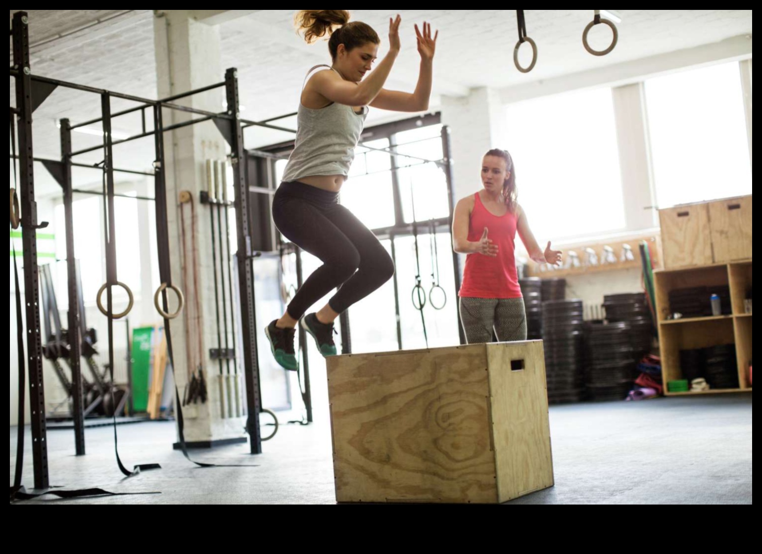 Συναρπαστικές προπονήσεις: Βελτιώστε τη φυσική σας κατάσταση με κινήσεις υψηλής πρόσκρουσης